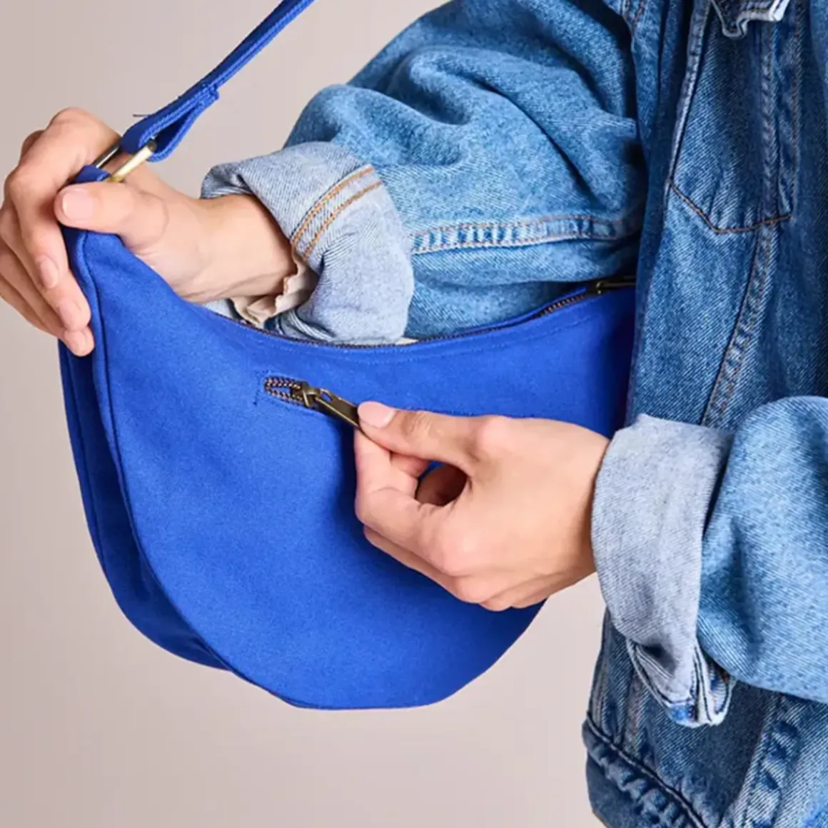 Banane Andrea Bleu Électrique