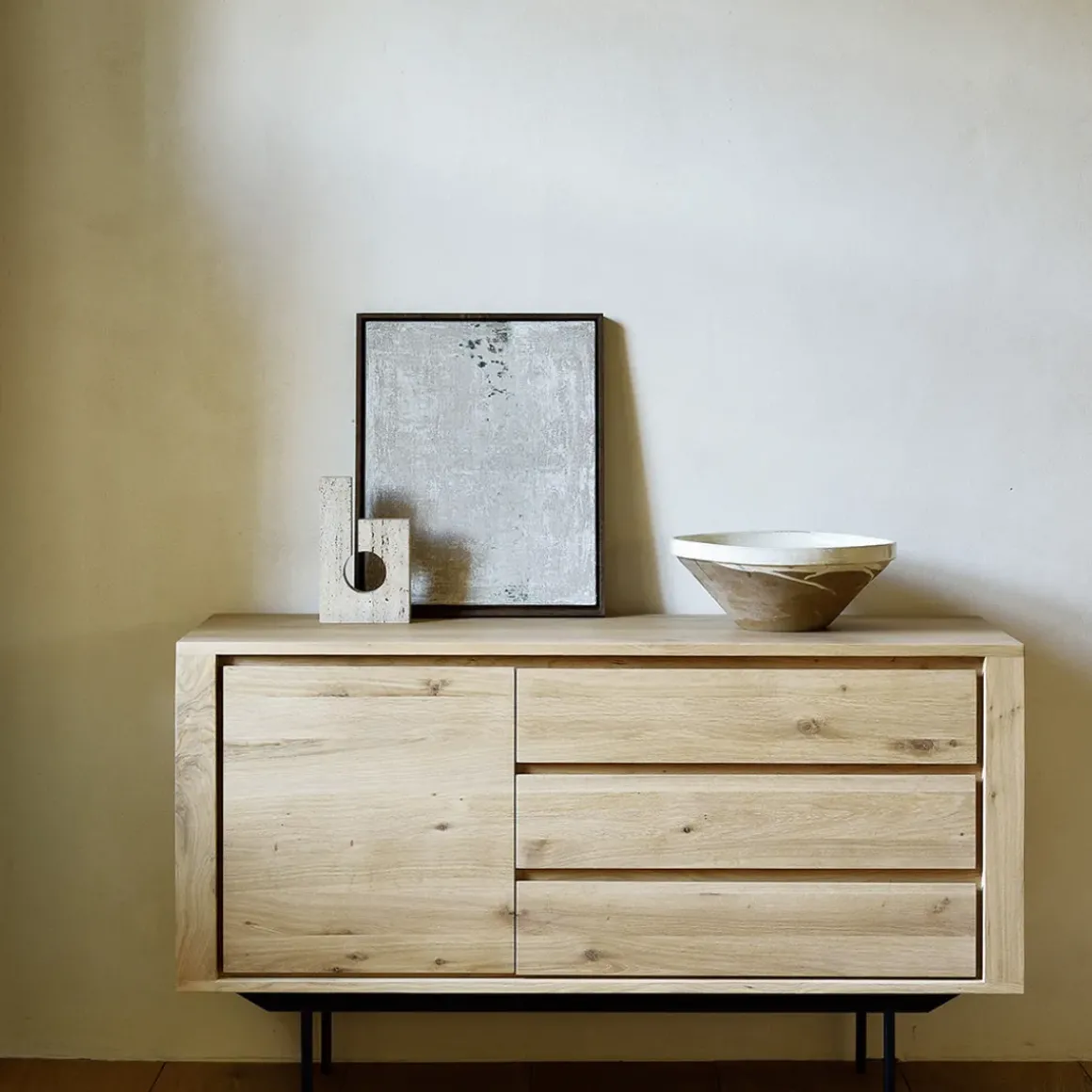 Buffet Shadow en chêne - 1 porte, 3 tiroirs