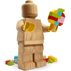 Figurine Lego en bois - h 20 cm