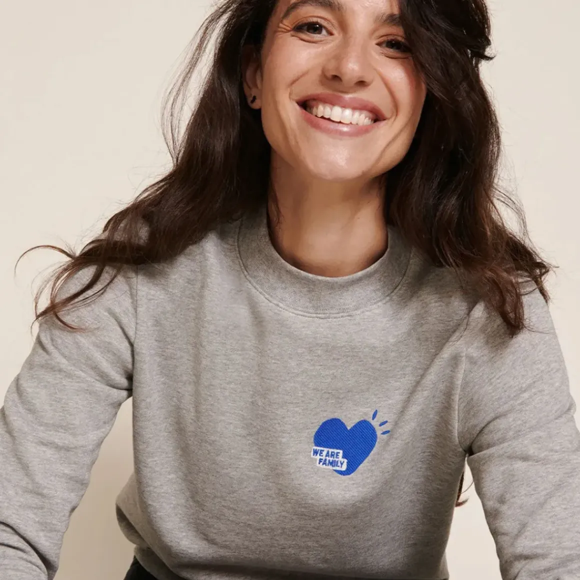 Le Sweat We Are Family Femme - Gris