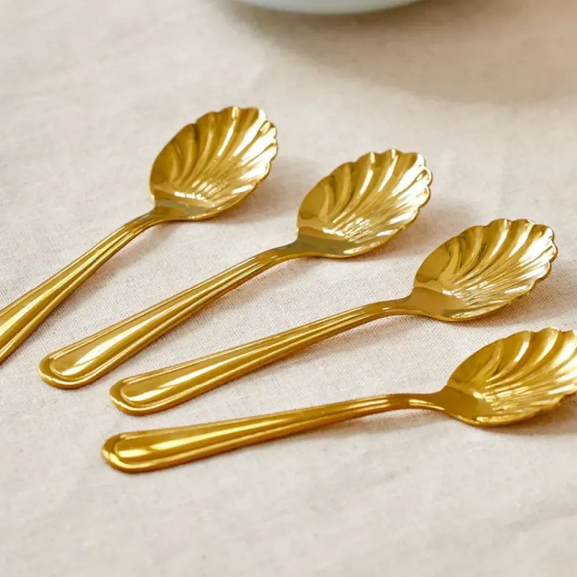 Set de 4 cuillères à dessert en acier inoxydable