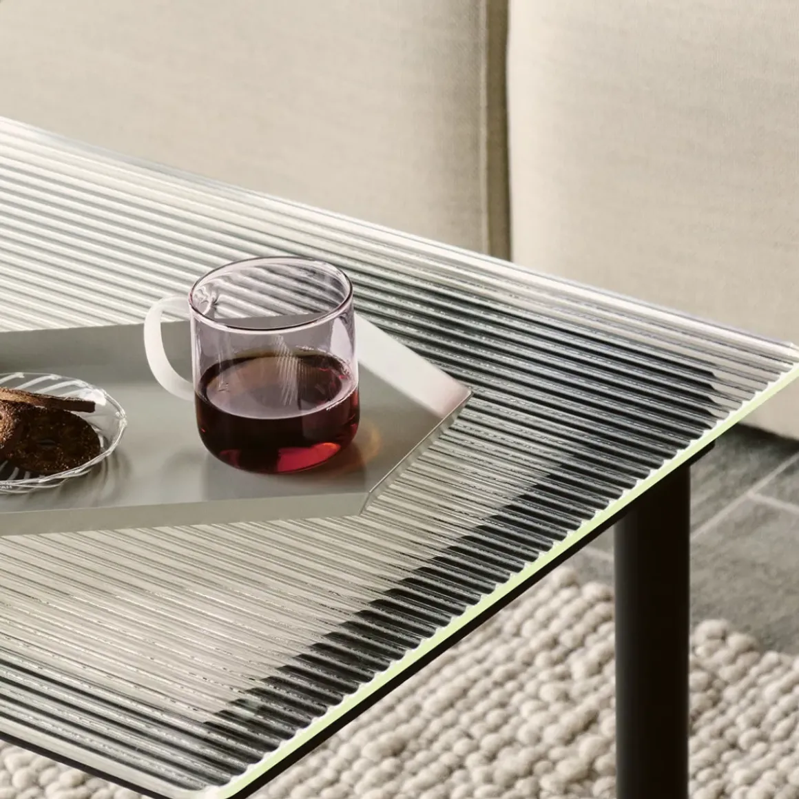 Table basse Kofi Chêne Massif Noir u0026 Verre Roseau Clair - l 60 x L 60 x h 36 cm