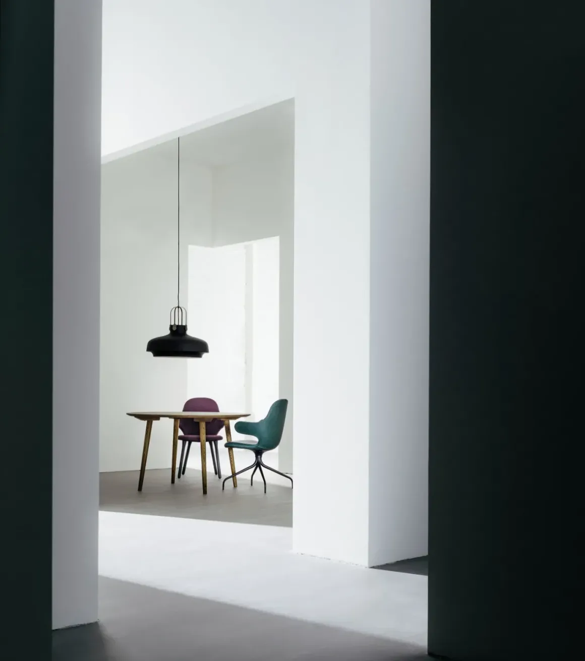 Table In between Chêne teinté noir SK4 -120 cm