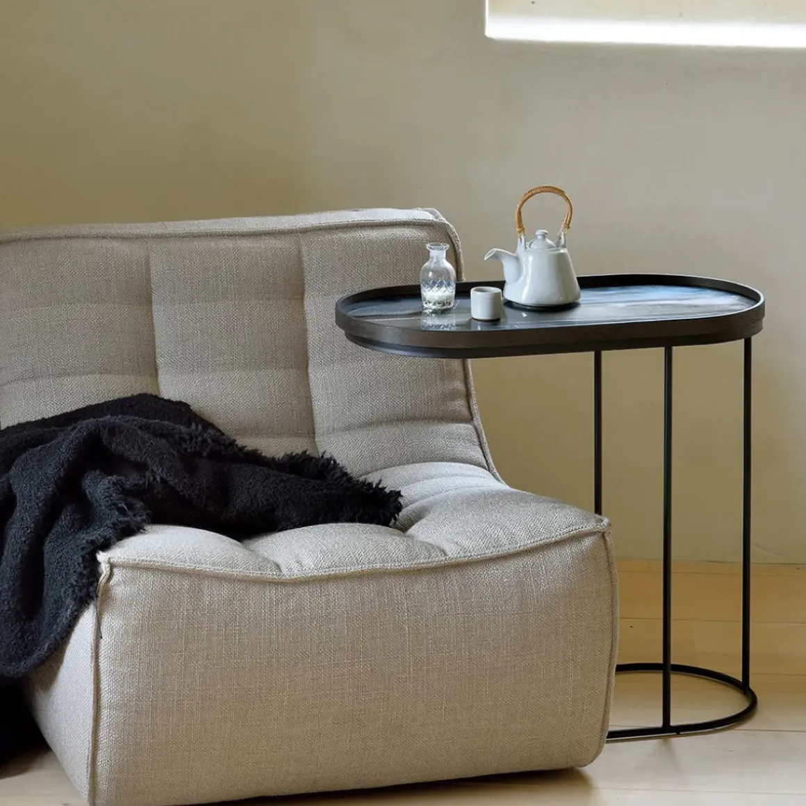 Table à plateau Oblong en métal et bois - L 69 cm