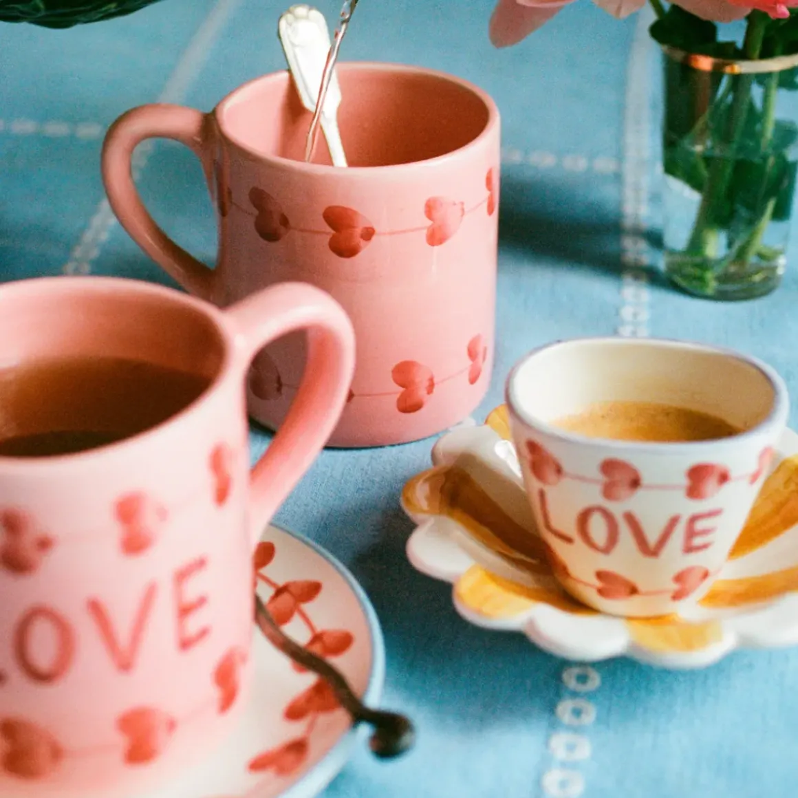 Tasse expresso ovale Love en céramique